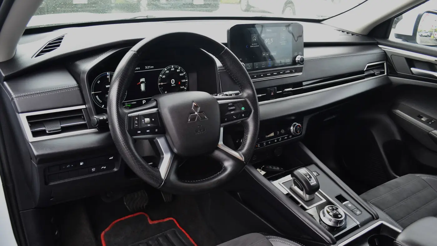 2024 Mitsubishi Outlander PHEV SE