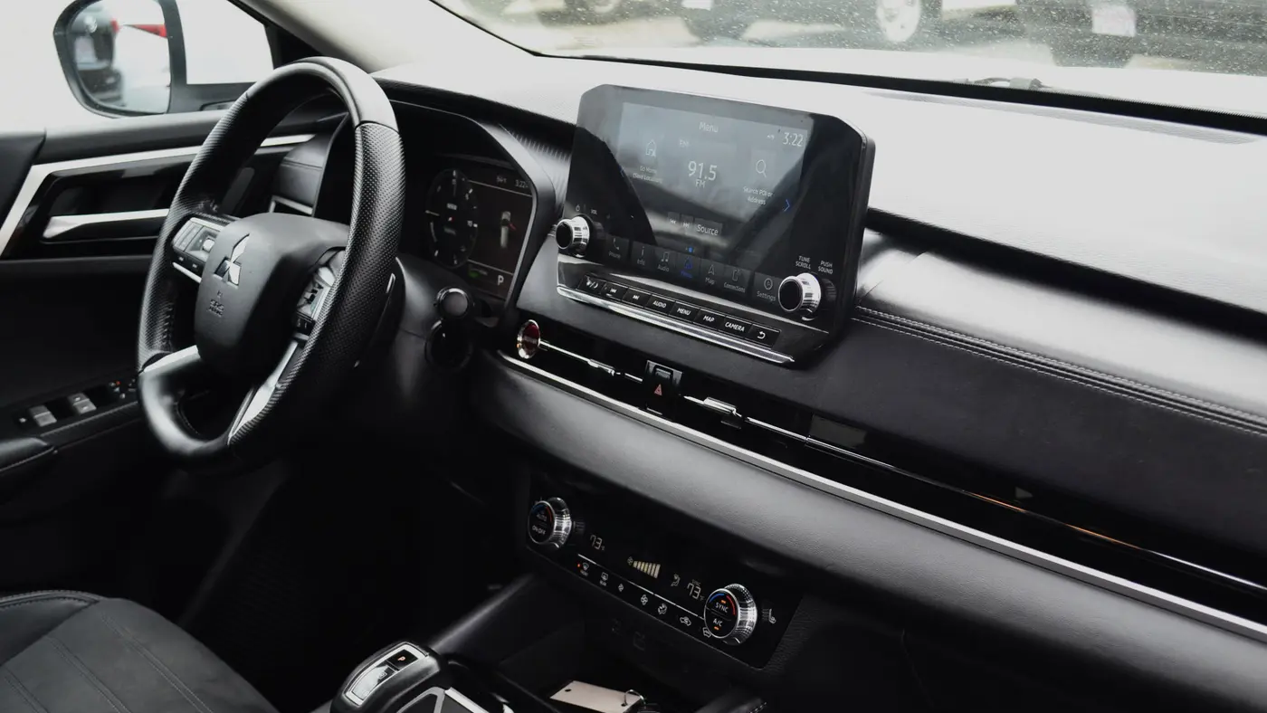 2024 Mitsubishi Outlander PHEV SE