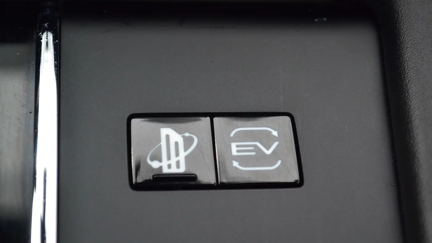 2024 Mitsubishi Outlander PHEV SE