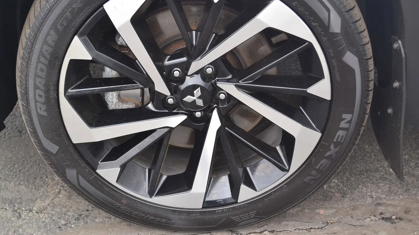2024 Mitsubishi Outlander PHEV SE