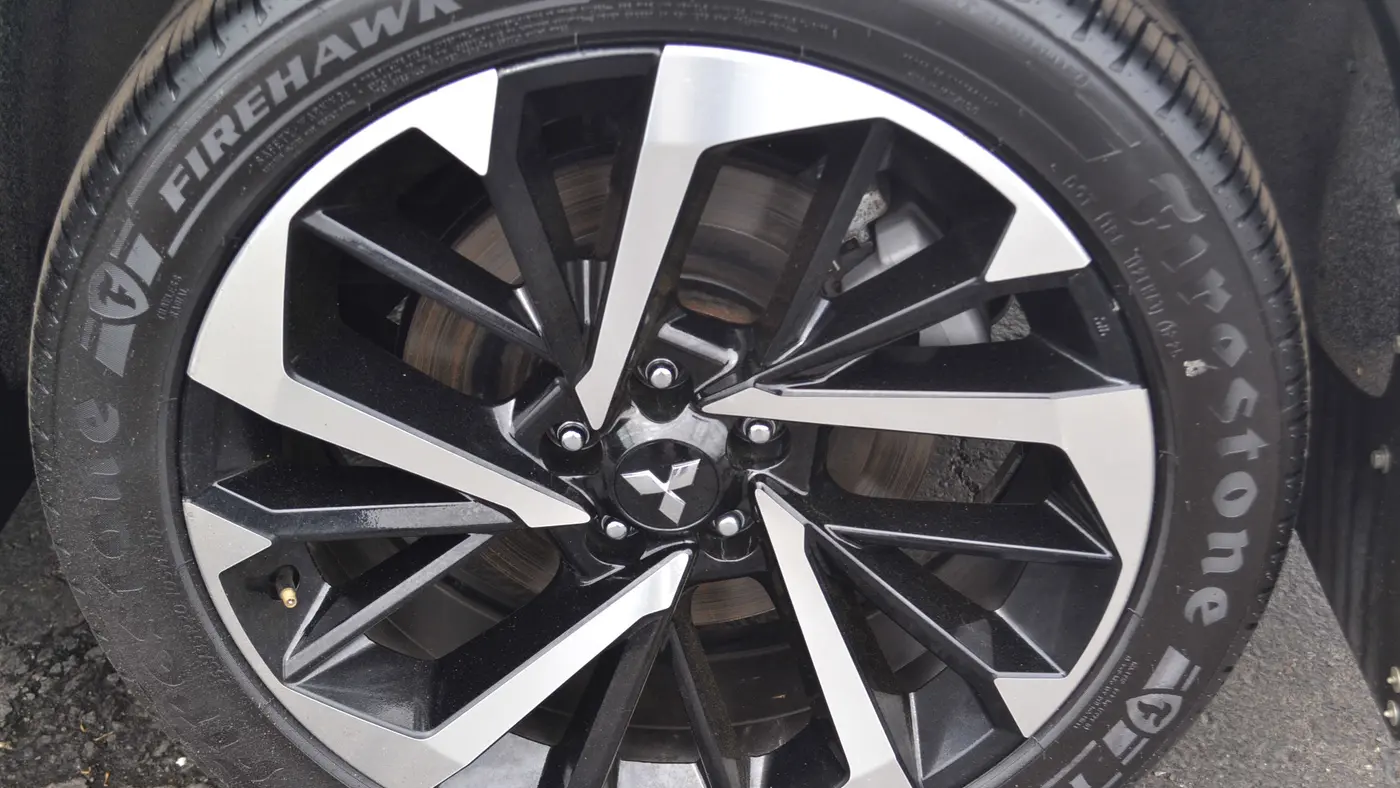 2024 Mitsubishi Outlander PHEV SE