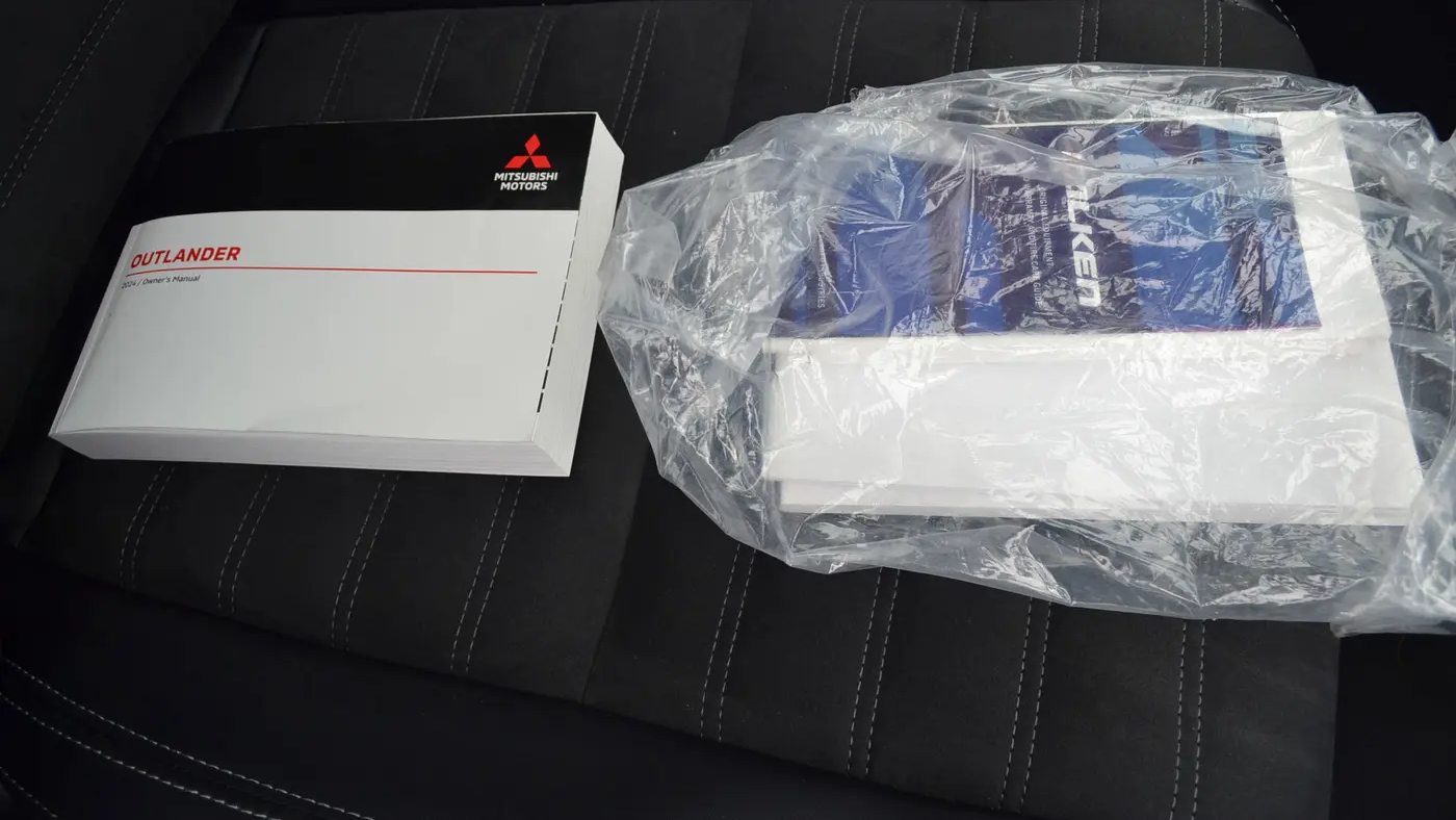 2024 Mitsubishi Outlander PHEV SE