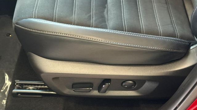 2025 Mitsubishi Outlander PHEV SE