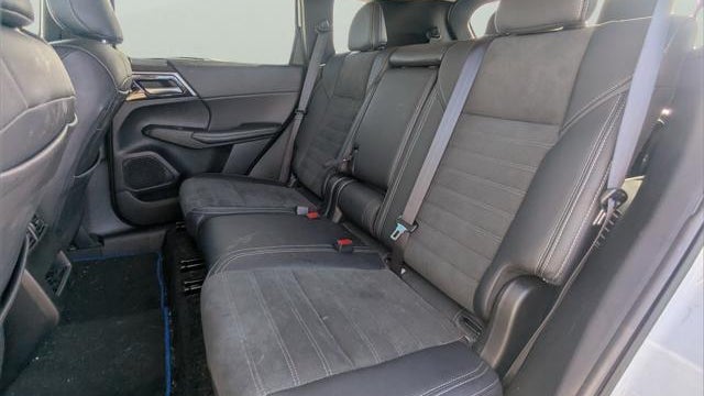 2025 Mitsubishi Outlander PHEV SE