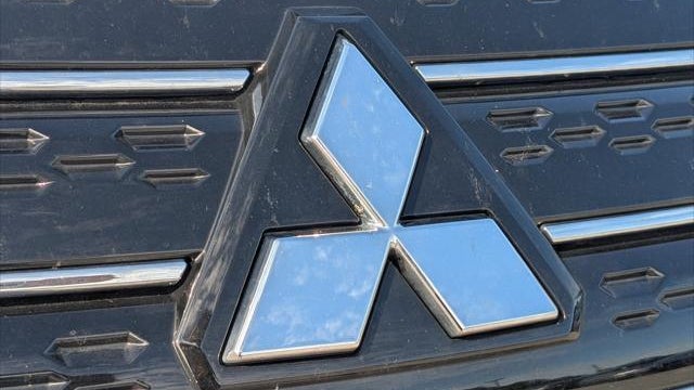 2025 Mitsubishi Outlander PHEV SE