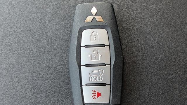 2025 Mitsubishi Outlander PHEV SE