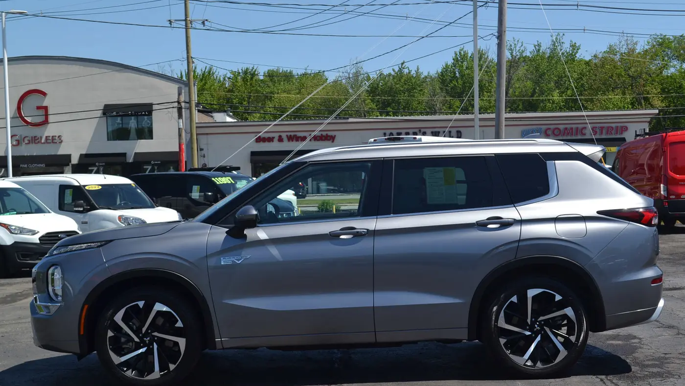 2023 Mitsubishi Outlander PHEV SEL