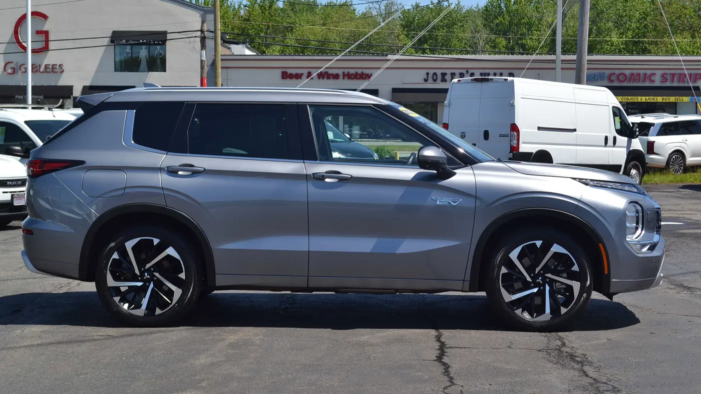 2023 Mitsubishi Outlander PHEV SEL