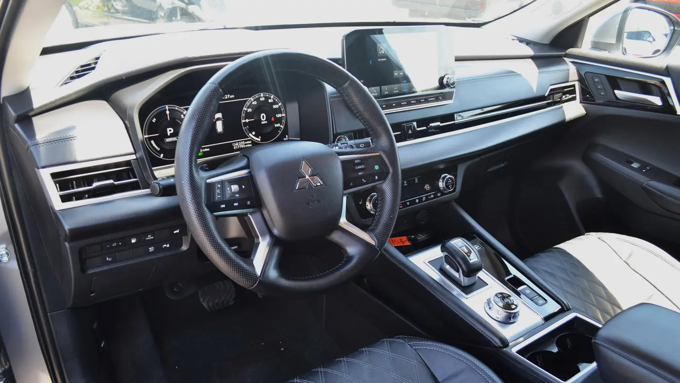 2023 Mitsubishi Outlander PHEV SEL