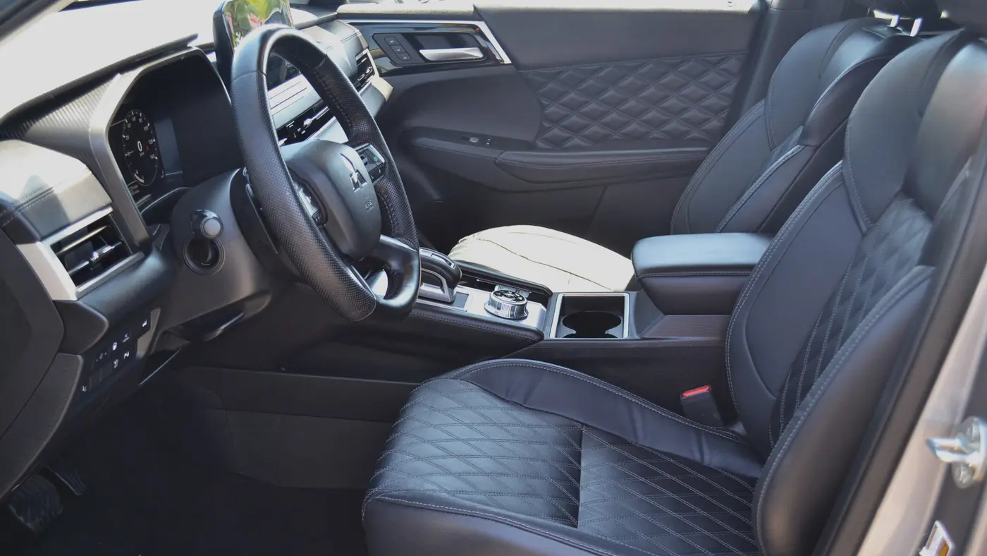 2023 Mitsubishi Outlander PHEV SEL