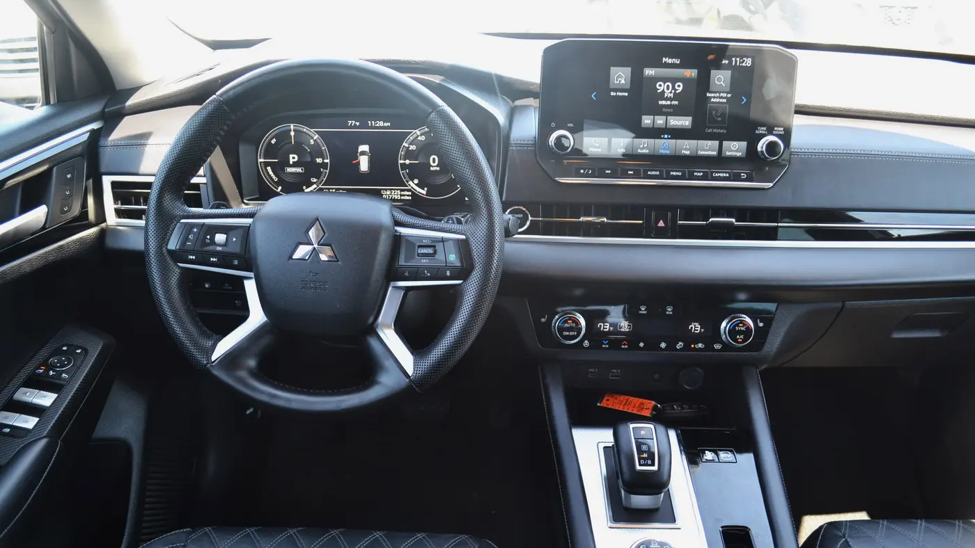 2023 Mitsubishi Outlander PHEV SEL