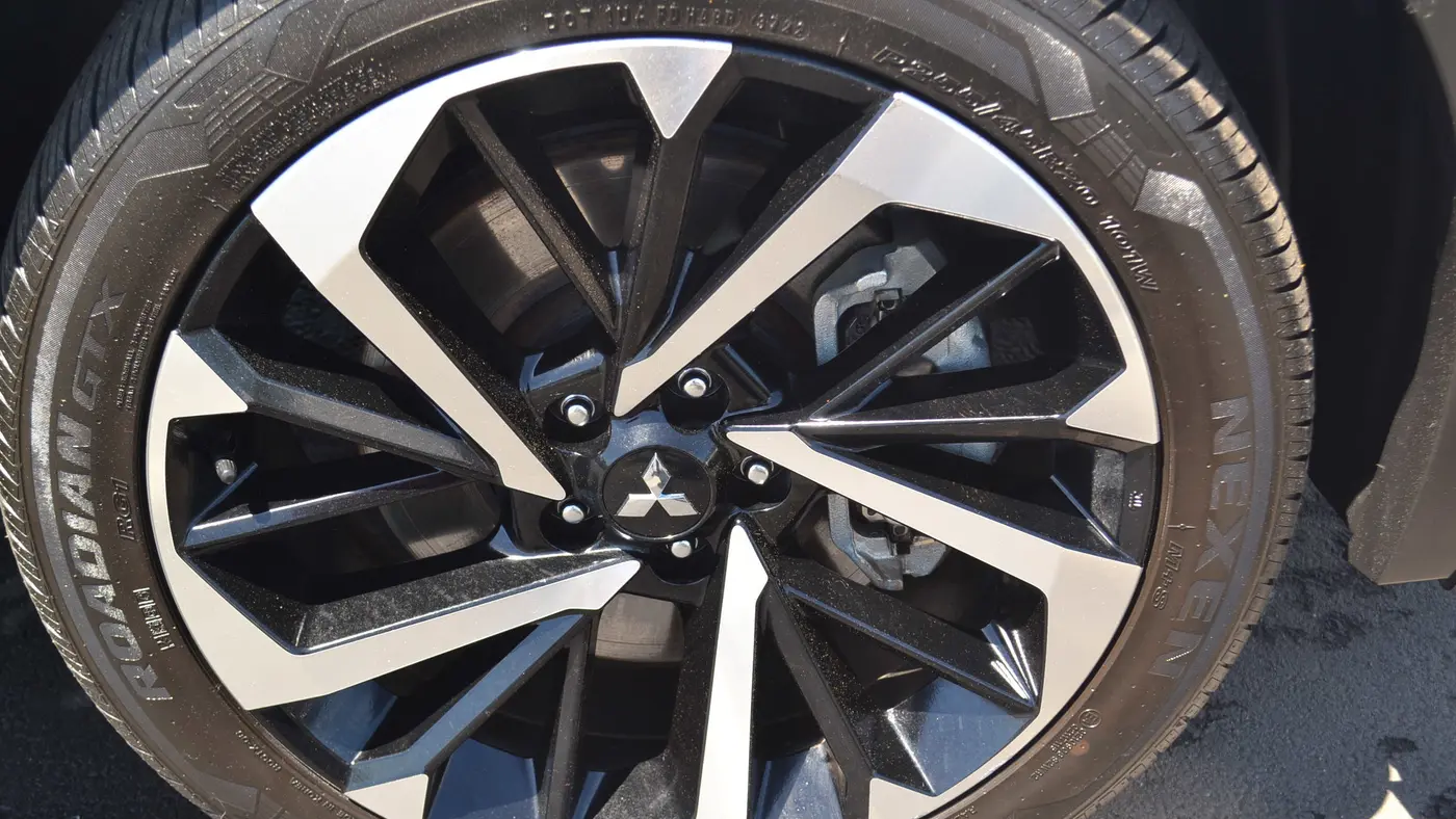 2023 Mitsubishi Outlander PHEV SEL