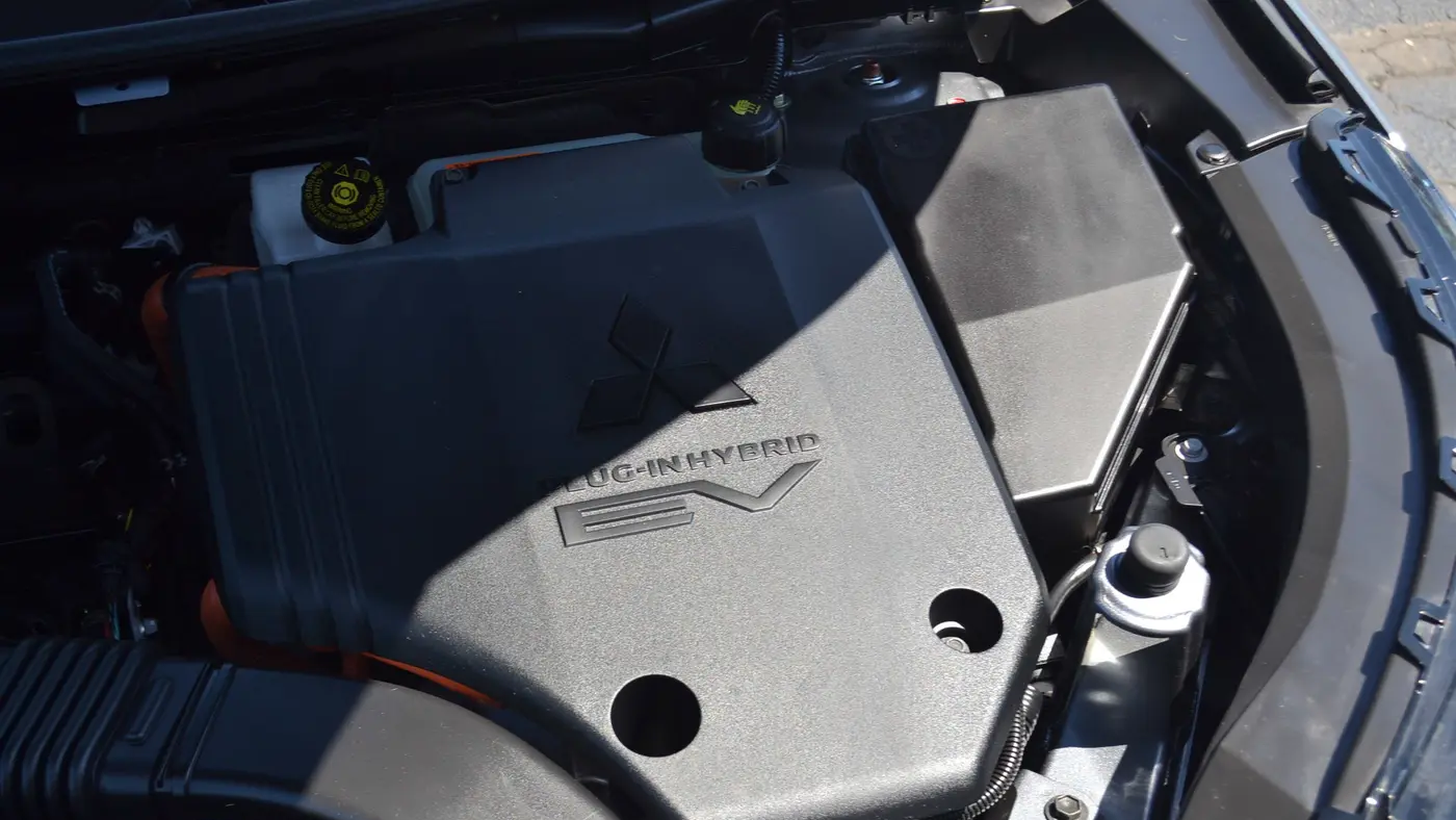 2023 Mitsubishi Outlander PHEV SEL