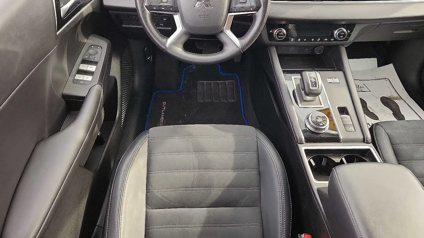 2024 Mitsubishi Outlander PHEV SE