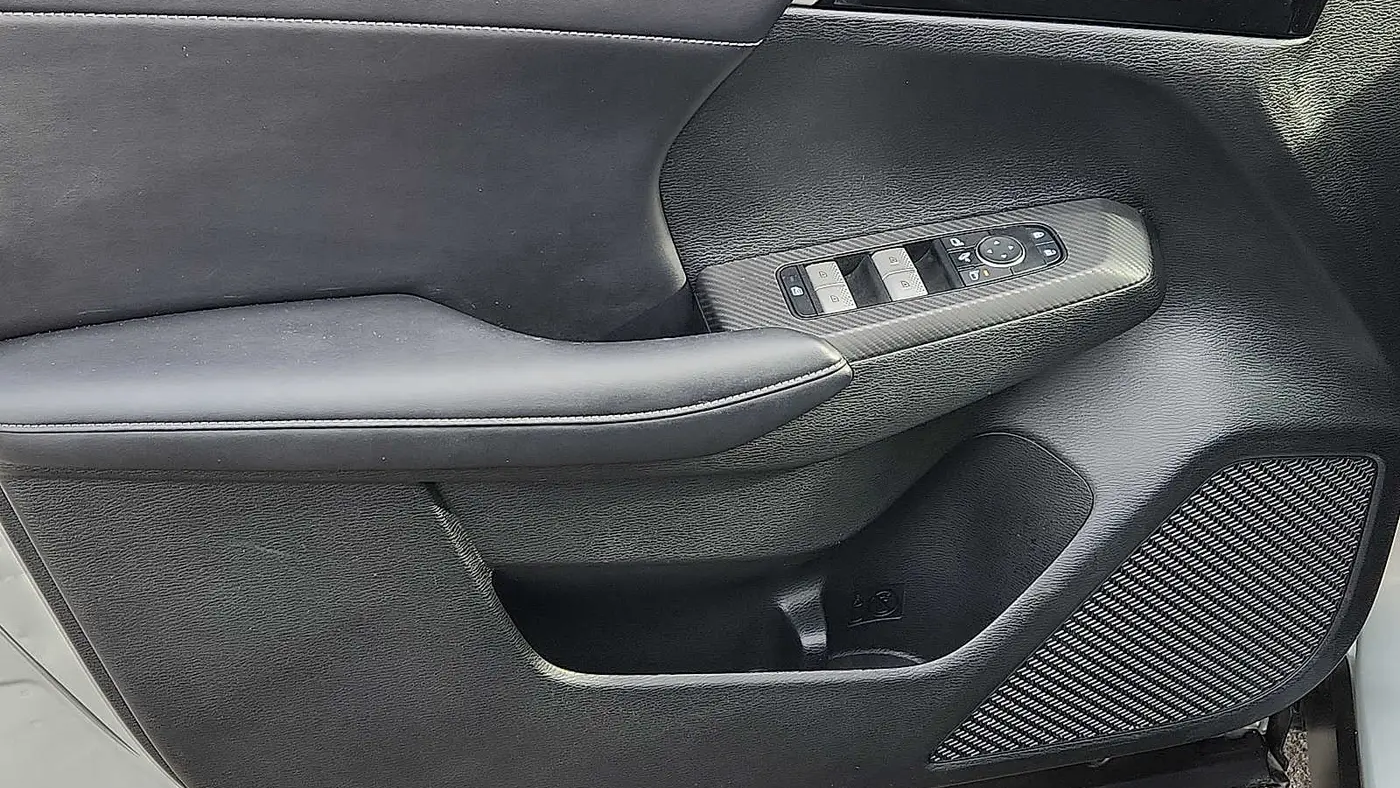 2024 Mitsubishi Outlander PHEV SE