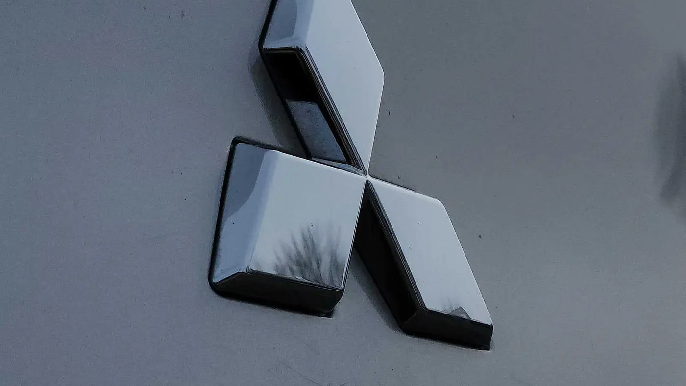 2024 Mitsubishi Outlander PHEV SE