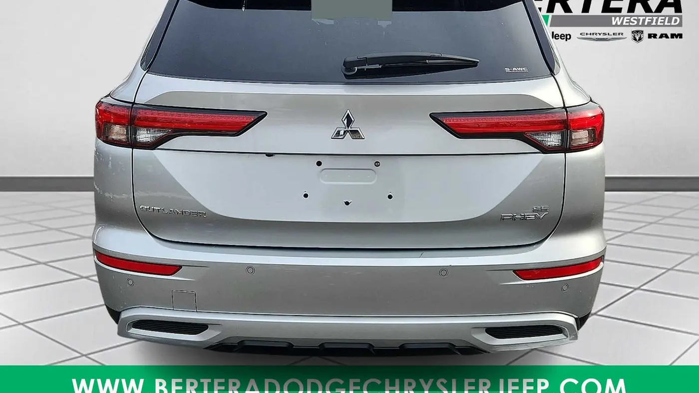 2024 Mitsubishi Outlander PHEV SE