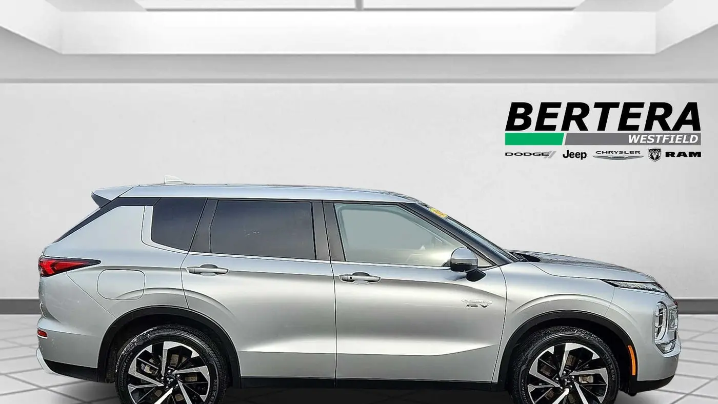 2024 Mitsubishi Outlander PHEV SE