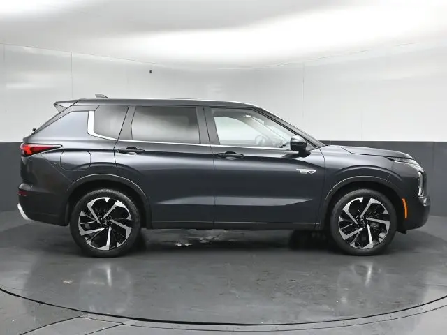 2025 Mitsubishi Outlander - $31,125