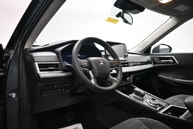 2025 Mitsubishi Outlander - $31,125