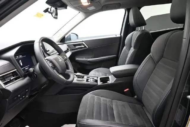 2025 Mitsubishi Outlander - $31,125