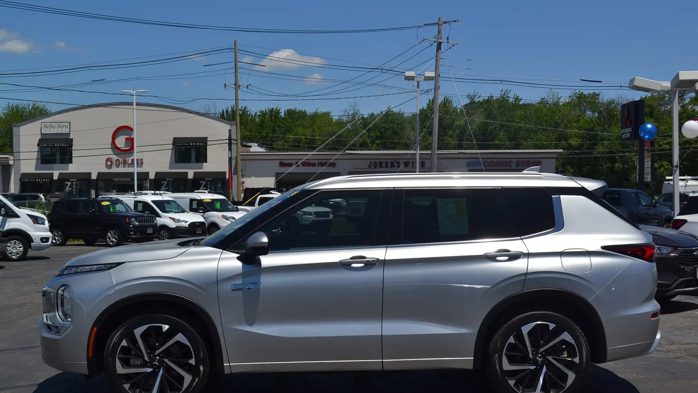 2023 Mitsubishi Outlander PHEV SEL