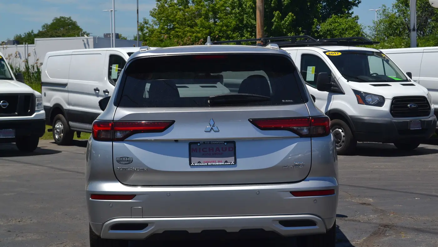 2023 Mitsubishi Outlander PHEV SEL
