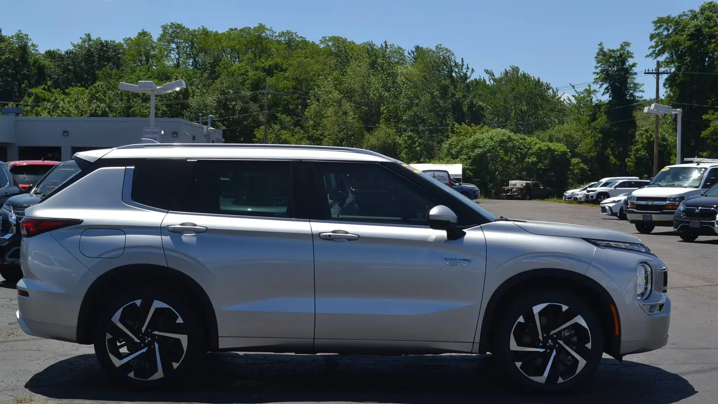 2023 Mitsubishi Outlander PHEV SEL