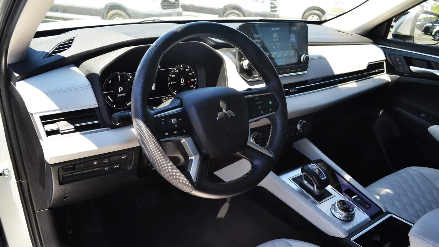 2023 Mitsubishi Outlander PHEV SEL