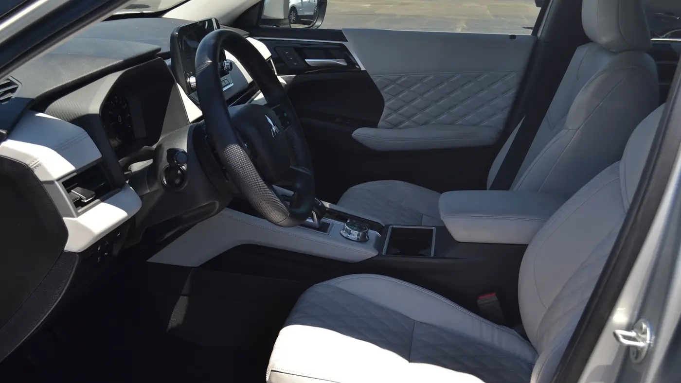 2023 Mitsubishi Outlander PHEV SEL