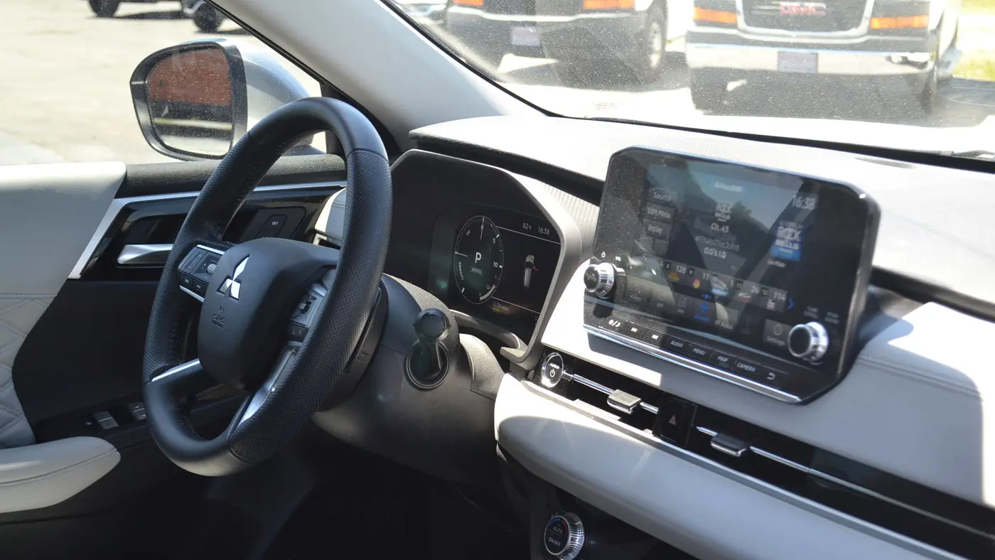 2023 Mitsubishi Outlander PHEV SEL