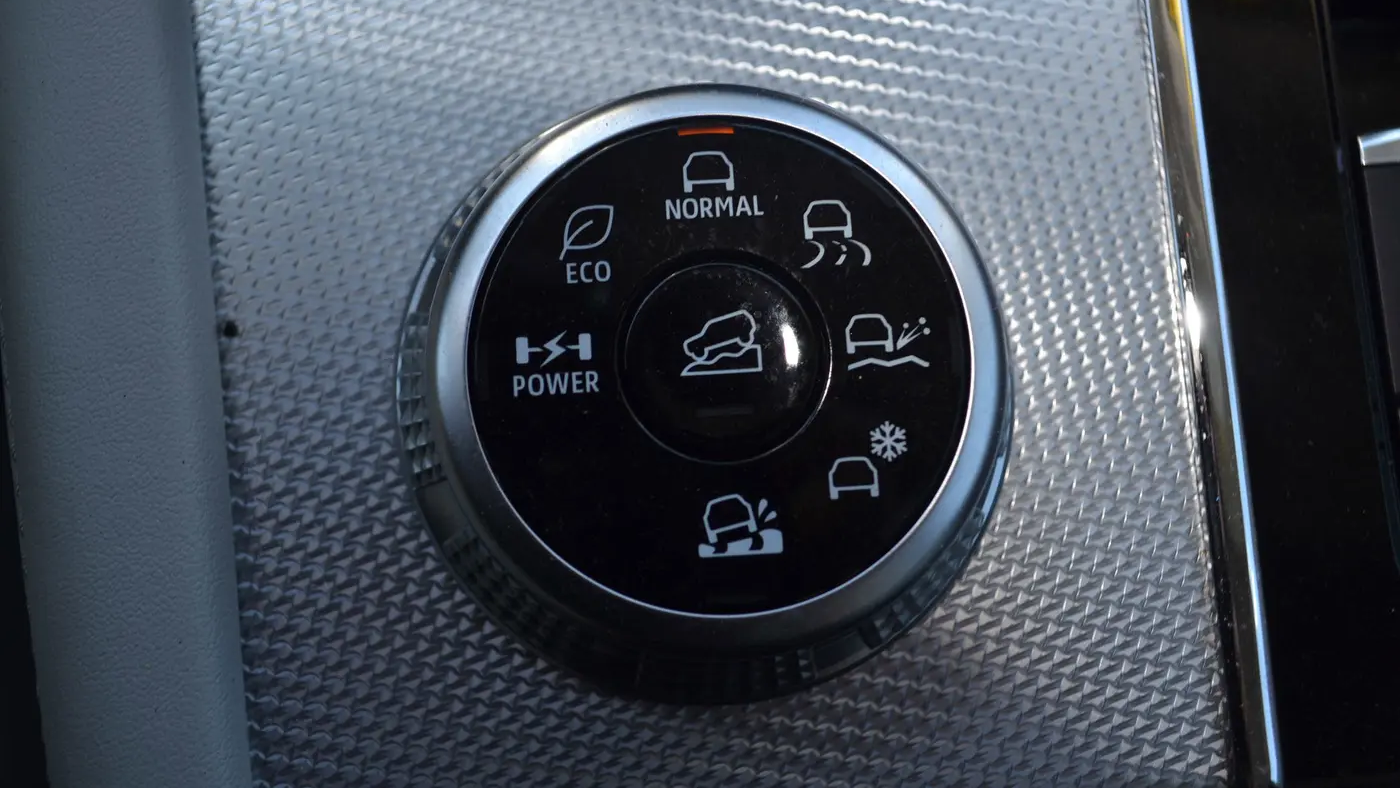 2023 Mitsubishi Outlander PHEV SEL