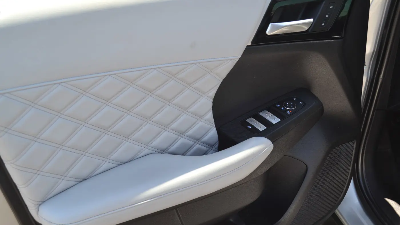 2023 Mitsubishi Outlander PHEV SEL