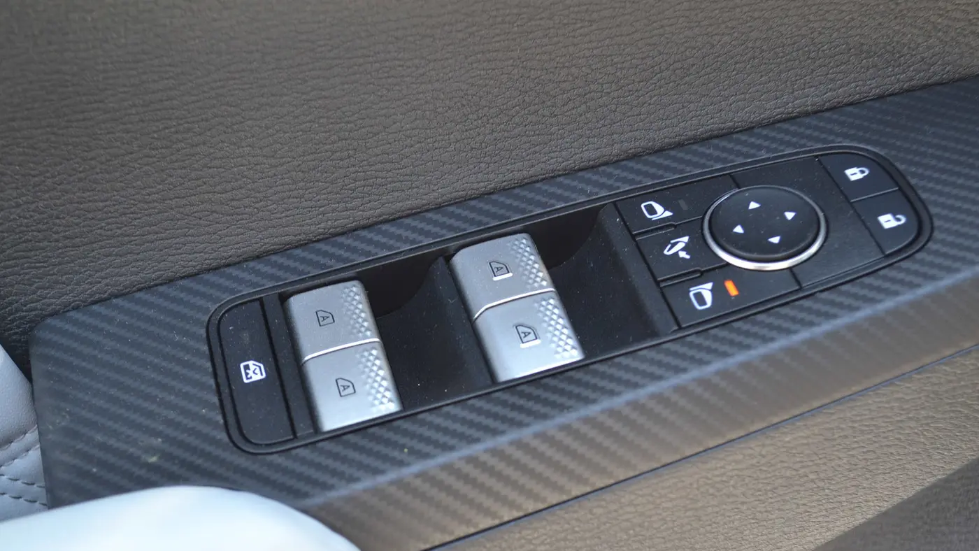 2023 Mitsubishi Outlander PHEV SEL