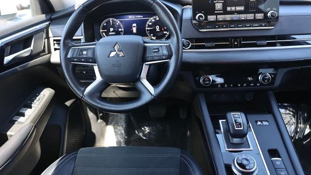 2024 Mitsubishi Outlander PHEV SE