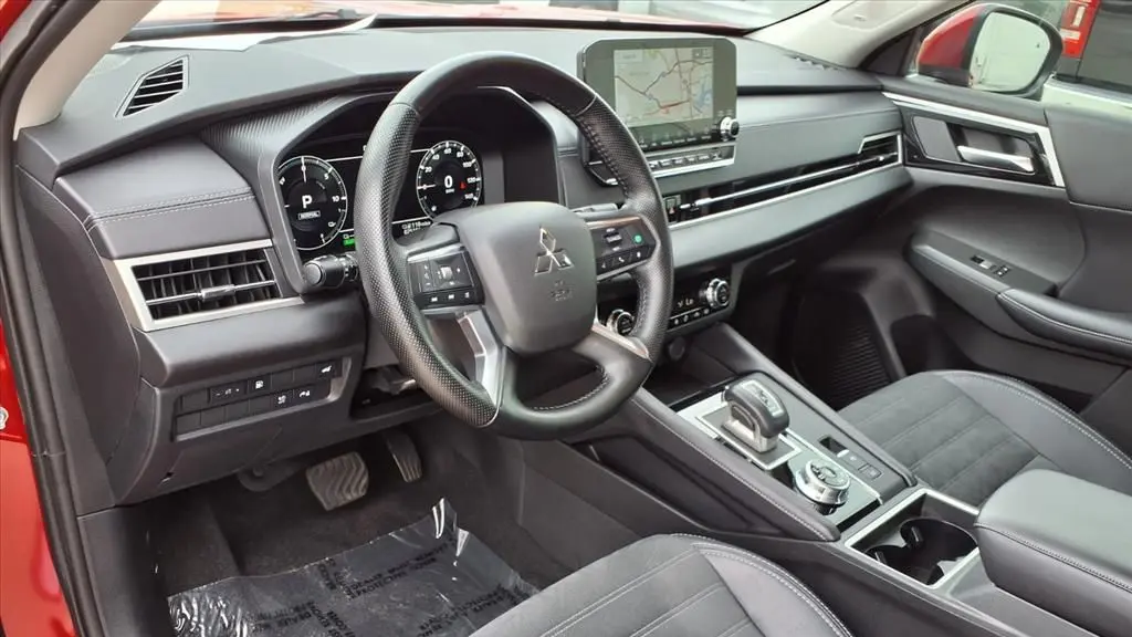 2025 Mitsubishi Outlander PHEV SE