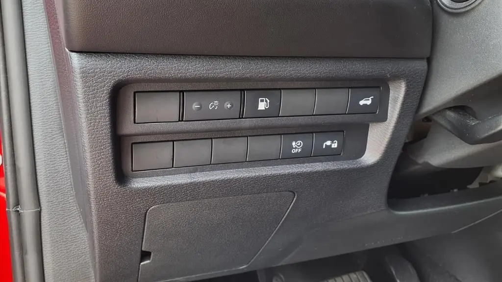 2025 Mitsubishi Outlander PHEV SE