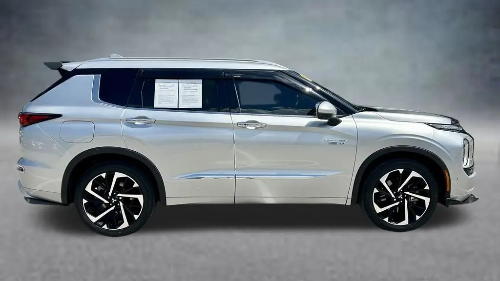 2025 Mitsubishi Outlander PHEV SEL