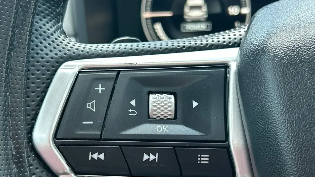 2025 Mitsubishi Outlander PHEV SEL