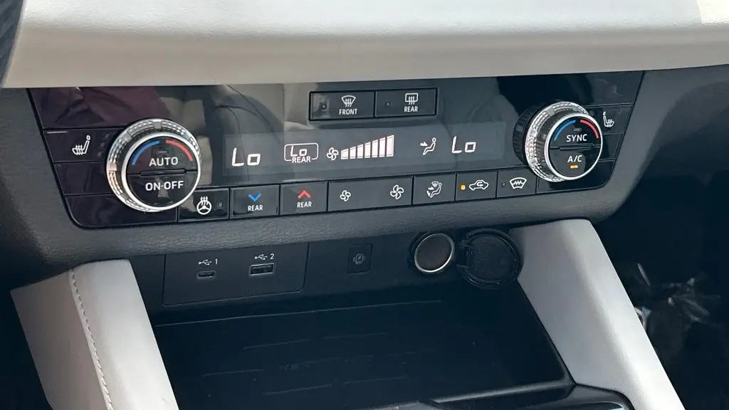 2025 Mitsubishi Outlander PHEV SEL