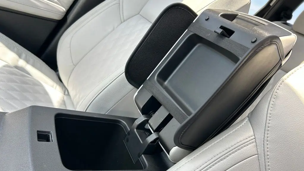 2025 Mitsubishi Outlander PHEV SEL