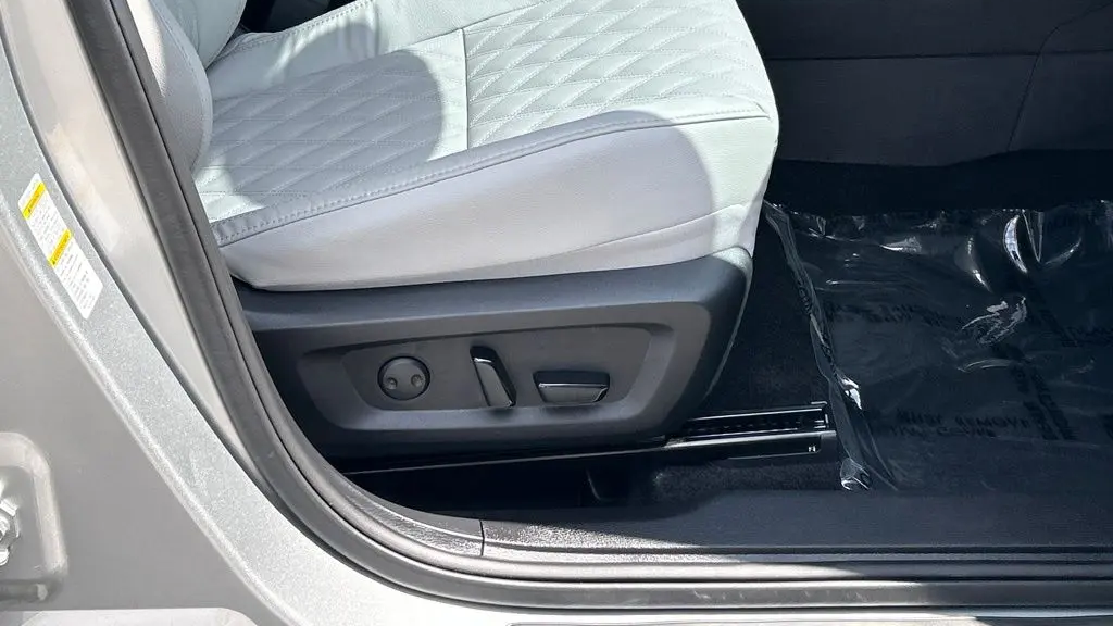 2025 Mitsubishi Outlander PHEV SEL