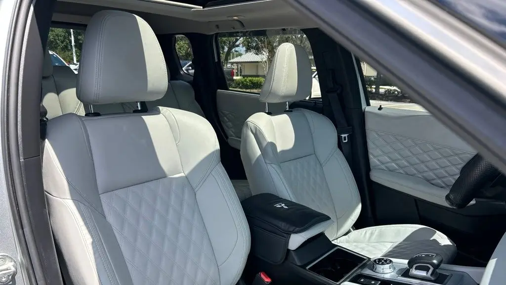 2025 Mitsubishi Outlander PHEV SEL