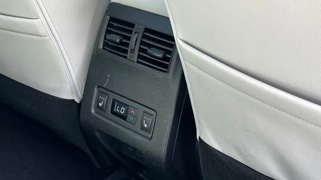 2025 Mitsubishi Outlander PHEV SEL