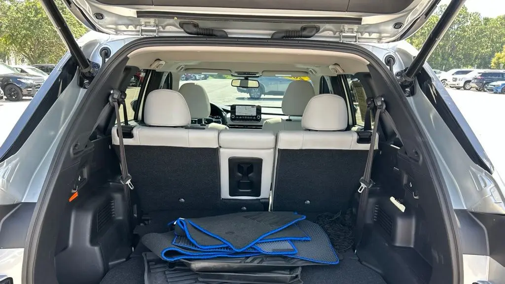2025 Mitsubishi Outlander PHEV SEL