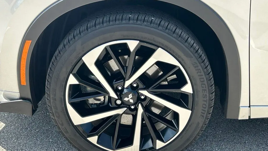 2025 Mitsubishi Outlander PHEV SEL