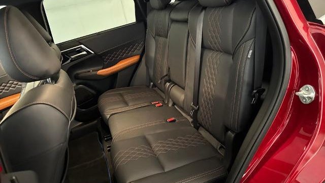 2025 Mitsubishi Outlander PHEV SEL
