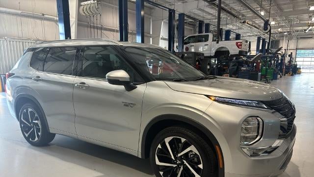 2025 Mitsubishi Outlander PHEV SEL