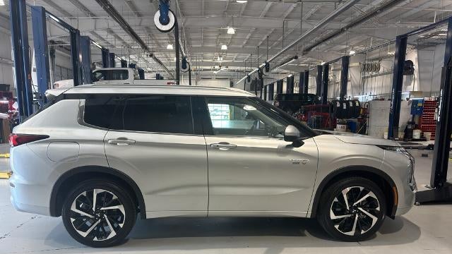 2025 Mitsubishi Outlander PHEV SEL