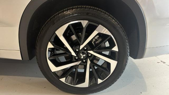 2025 Mitsubishi Outlander PHEV SEL